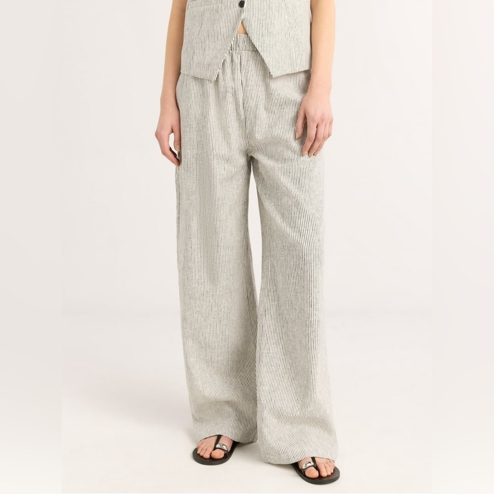 Elegant Wide-Leg Striped Linen Pants in Gray